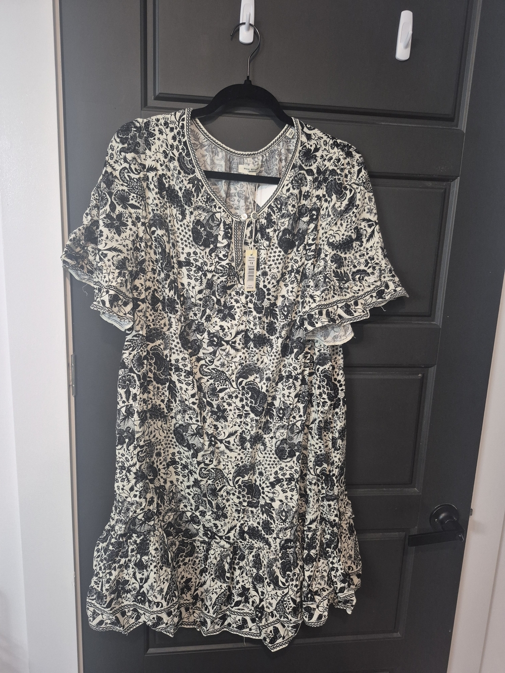 Max Studio Black & Cream Floral Ruffle Dress